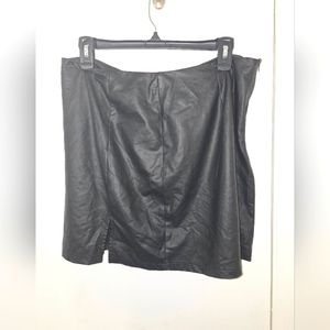 Black mini leather skirt size 0x